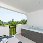 Saladinka With Whirlpool Poreč