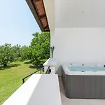 Сasa de vacaciones Saladinka With Whirlpool *