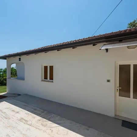 Saladinka With Whirlpool Holiday home Porec